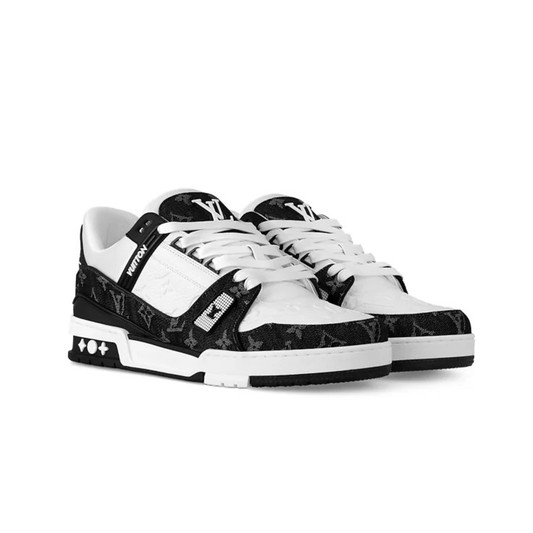 L¥ Shoes Vendor